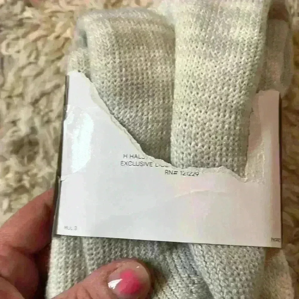 Halston NWT Thermal Heat Fully Cushioned Socks Terry